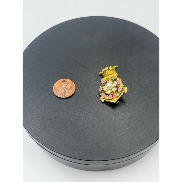 Joan Rivers Vintage Signed Queen Mary Gold Tone White Enamel Rose Crown Brooch - Picture 9 of 9